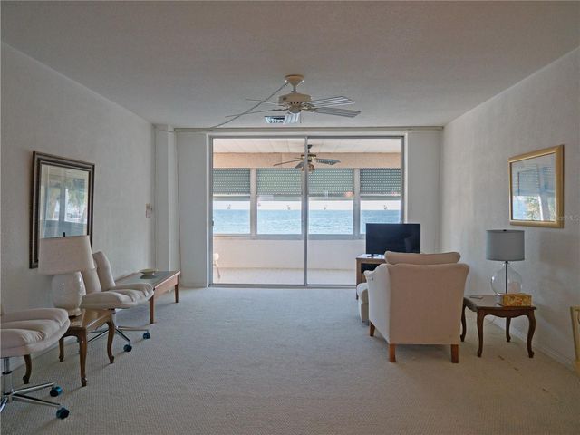 7000 BEACH PLAZA 202, St Pete Beach, FL 33706
