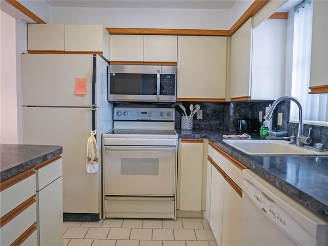 7000 BEACH PLAZA 202, St Pete Beach, FL 33706