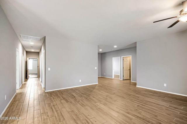 6926 W TOWNLEY Avenue, Peoria, AZ 85345