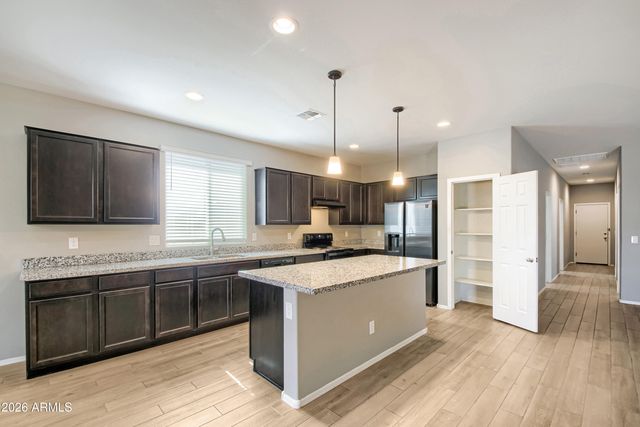 6926 W TOWNLEY Avenue, Peoria, AZ 85345
