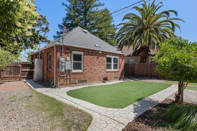 4948-4946 10th Ave, Sacramento, CA 95820