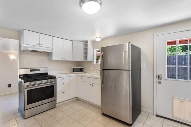 4948-4946 10th Ave, Sacramento, CA 95820