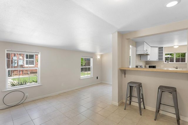 4948-4946 10th Ave, Sacramento, CA 95820