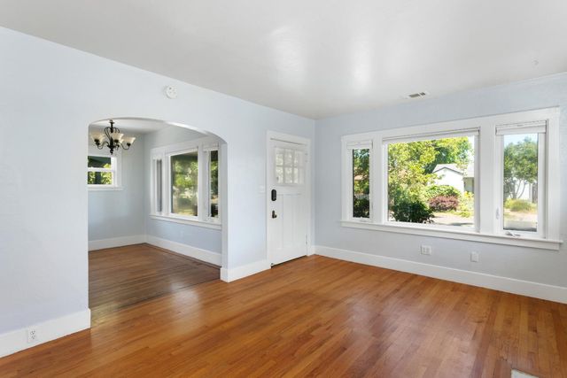 4948-4946 10th Ave, Sacramento, CA 95820
