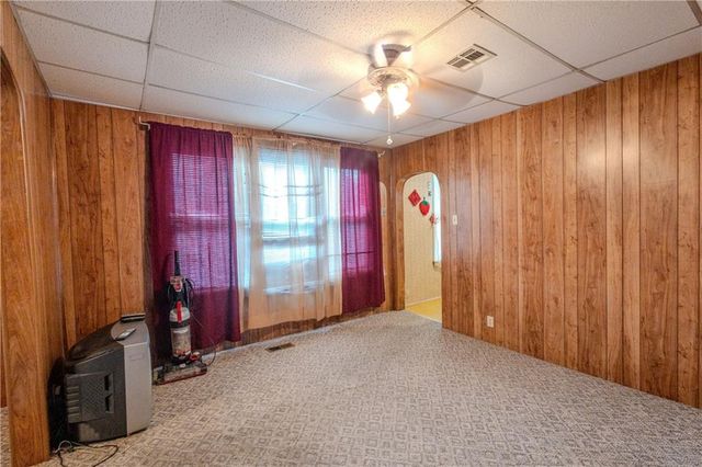 1104 W 4th Street, Coffeyville, KS 67337