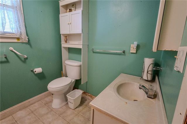 1104 W 4th Street, Coffeyville, KS 67337