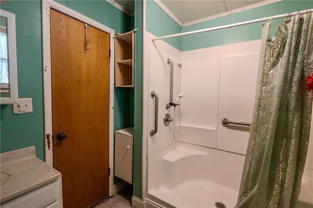 1104 W 4th Street, Coffeyville, KS 67337