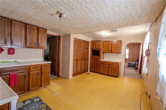 1104 W 4th Street, Coffeyville, KS 67337