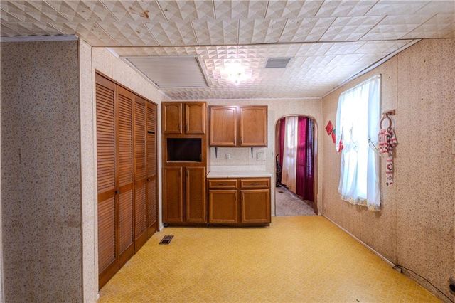 1104 W 4th Street, Coffeyville, KS 67337