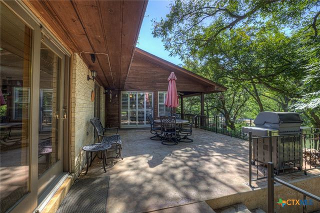 1380 Ponderosa Drive, New Braunfels, TX 78132