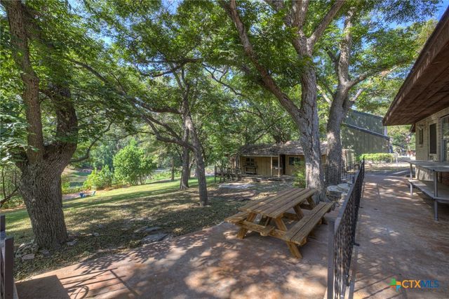 1380 Ponderosa Drive, New Braunfels, TX 78132