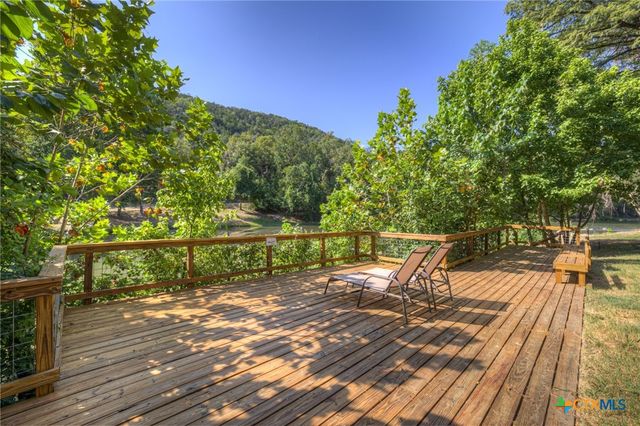 1380 Ponderosa Drive, New Braunfels, TX 78132