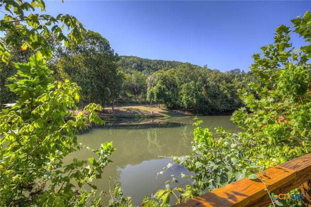 1380 Ponderosa Drive, New Braunfels, TX 78132