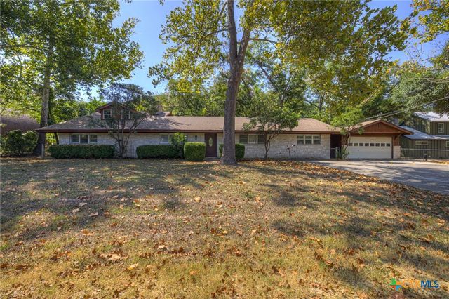 1380 Ponderosa Drive, New Braunfels, TX 78132