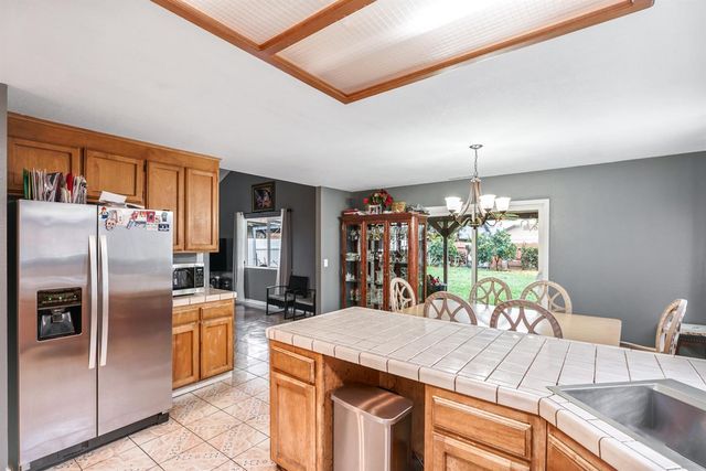 1755 3rd St, Lincoln, CA 95648