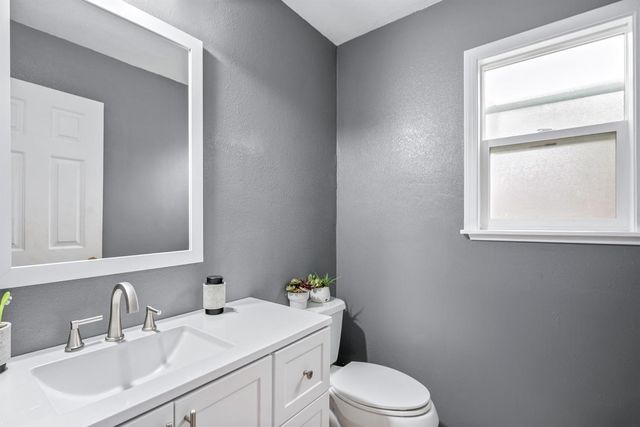 1755 3rd St, Lincoln, CA 95648