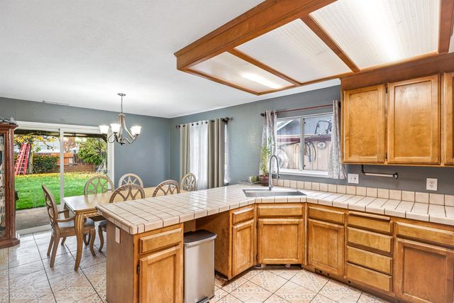 1755 3rd St, Lincoln, CA 95648