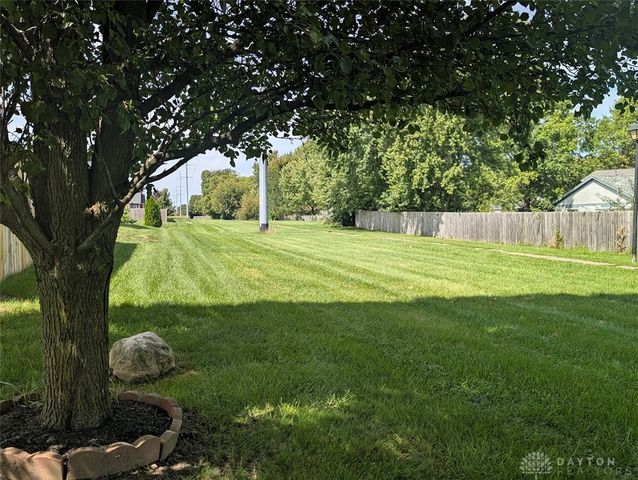 107 Settlers Trail, Englewood, OH 45322