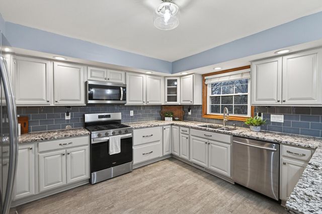 13182 Zion Street NW, Coon Rapids, MN 55448