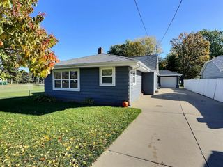 N9017 LAKESHORE DRIVE, Van Dyne, WI 54979