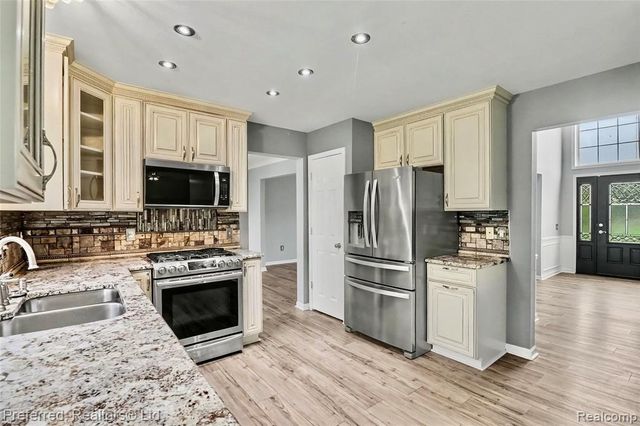 27886 Bluebird Drive, Flat Rock, MI 48134