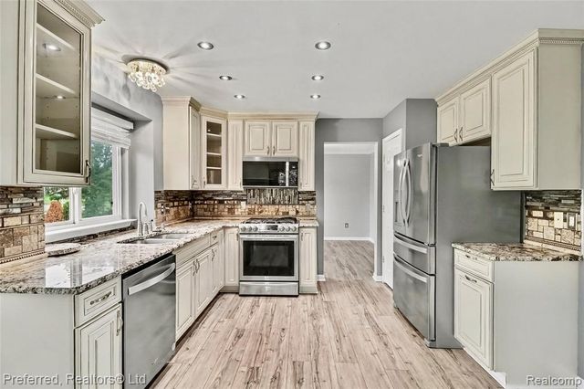 27886 Bluebird Drive, Flat Rock, MI 48134