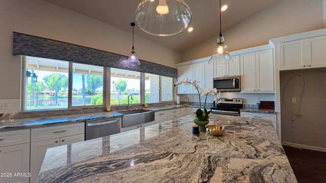 10117 E CHESTNUT Drive, Sun Lakes, AZ 85248
