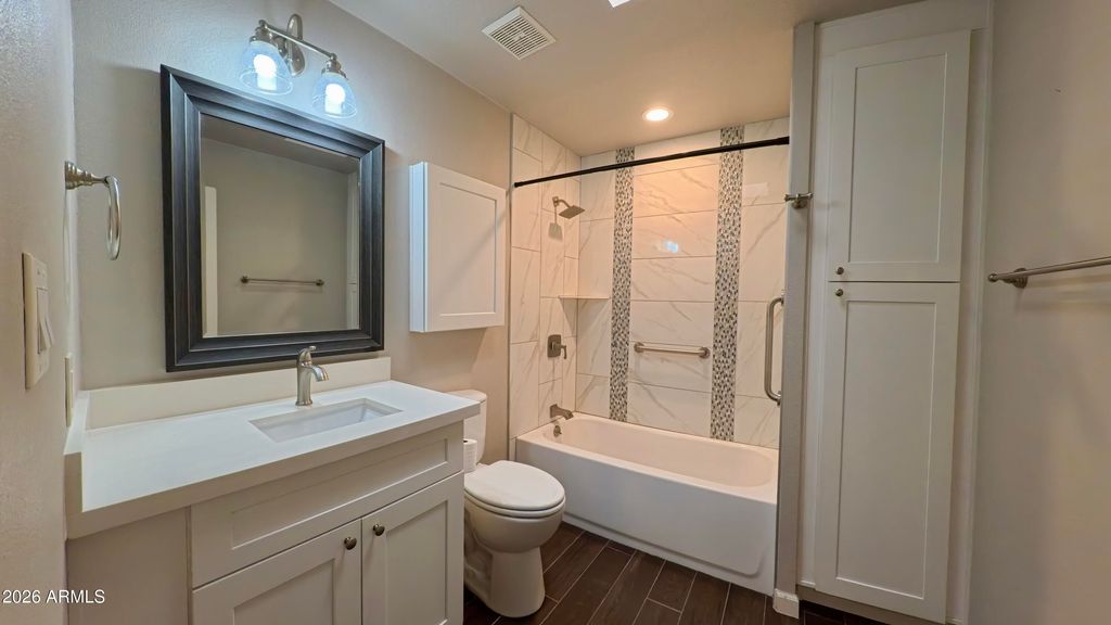 Image 27 of property listing at 10117 E CHESTNUT Drive, Sun Lakes, AZ 85248
