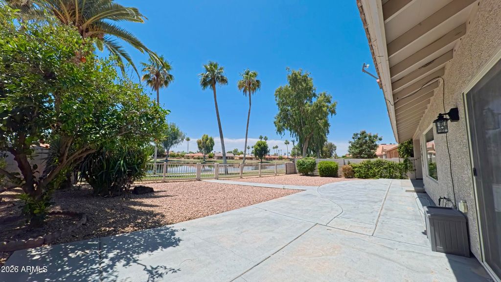Image 39 of property listing at 10117 E CHESTNUT Drive, Sun Lakes, AZ 85248