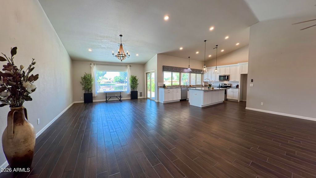 Image 8 of property listing at 10117 E CHESTNUT Drive, Sun Lakes, AZ 85248