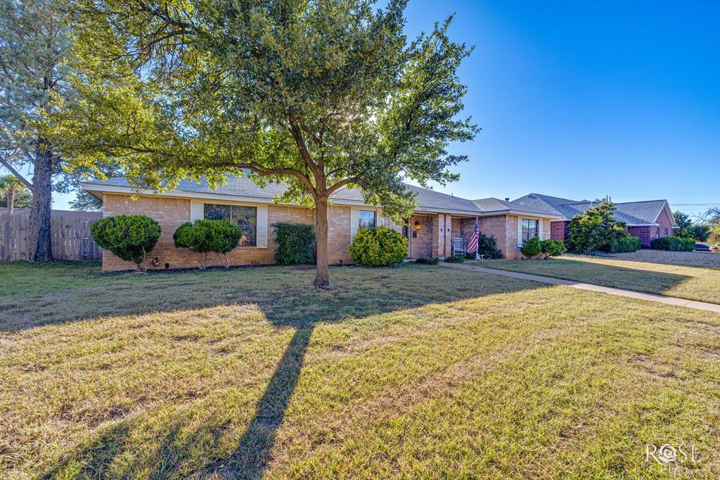 Image 1 of property listing at 3849 Sunset Drive, San Angelo, TX 76904