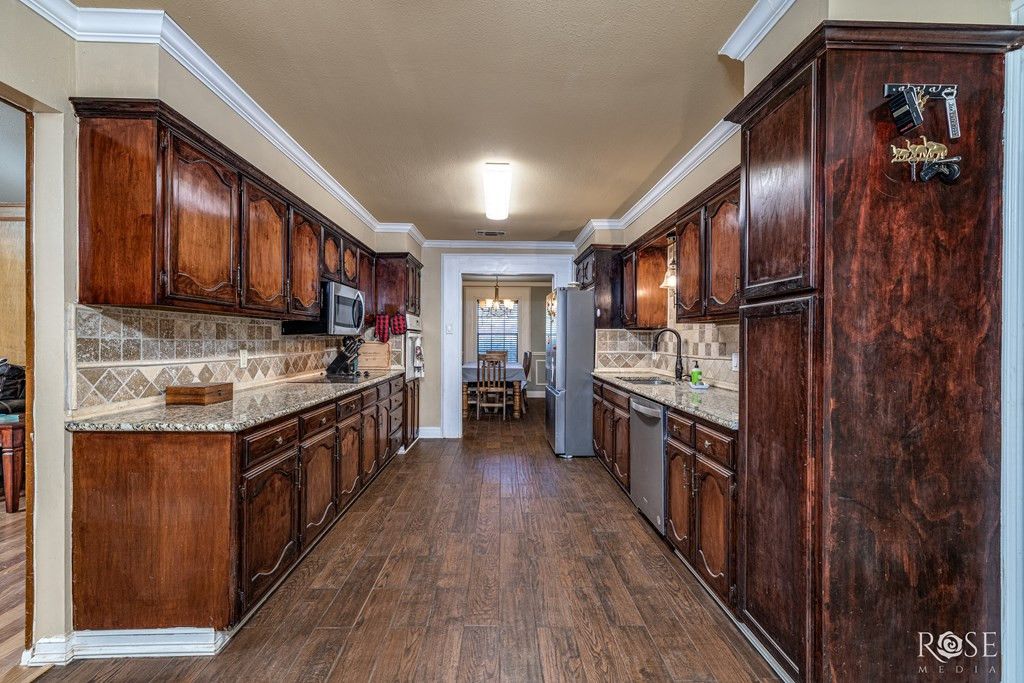 Image 14 of property listing at 3849 Sunset Drive, San Angelo, TX 76904