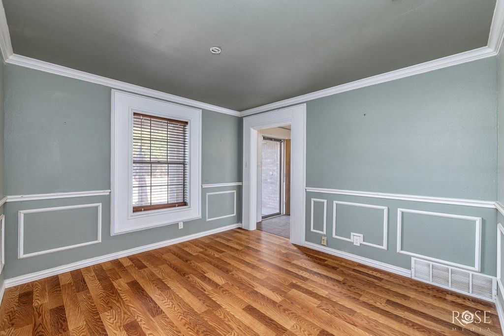 Image 16 of property listing at 3849 Sunset Drive, San Angelo, TX 76904