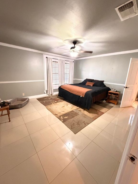 Image 17 of property listing at 3849 Sunset Drive, San Angelo, TX 76904