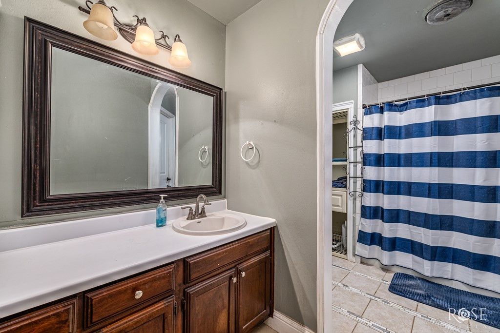 Image 20 of property listing at 3849 Sunset Drive, San Angelo, TX 76904