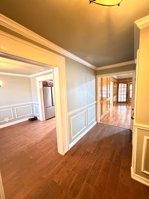 Image 5 of property listing at 3849 Sunset Drive, San Angelo, TX 76904