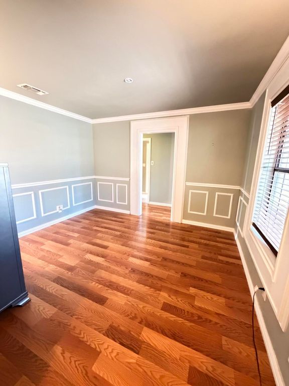 Image 6 of property listing at 3849 Sunset Drive, San Angelo, TX 76904