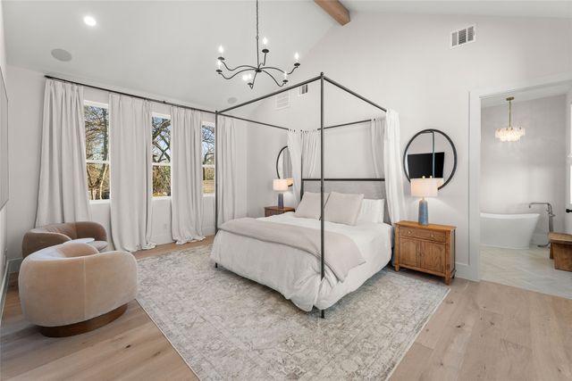 9000 Forest Hills Boulevard, Dallas, TX 75218