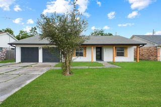 406 River Bend Drive, Baytown, TX 77521