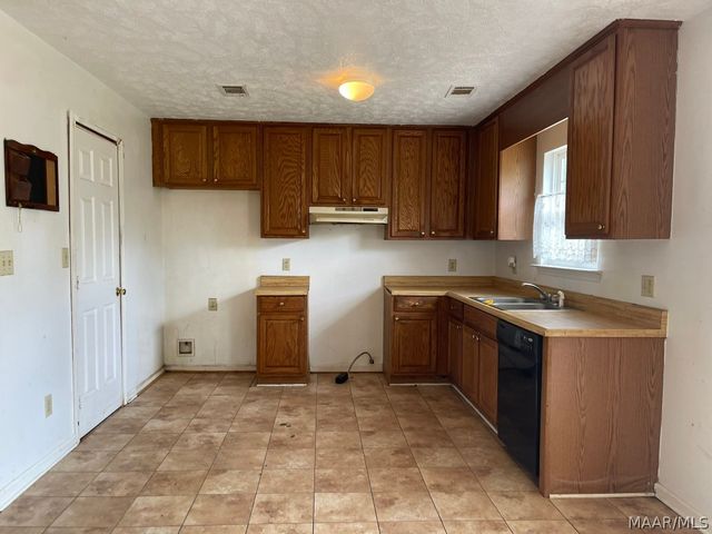 73 County Road 869 Road, Valley Grande, AL 36701