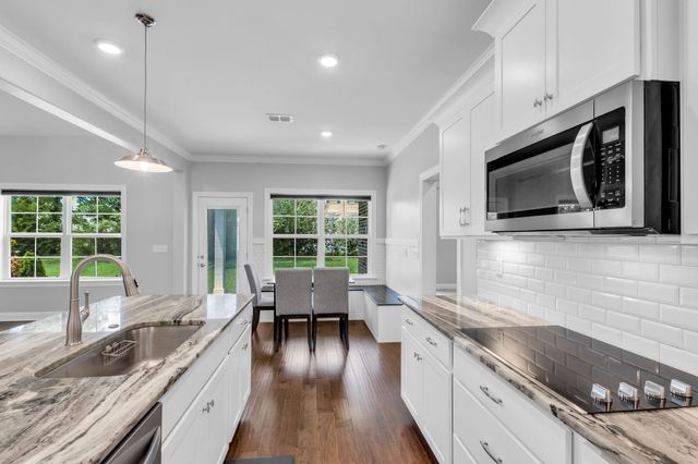 4314 Attleboro Dr, Murfreesboro, TN 37128