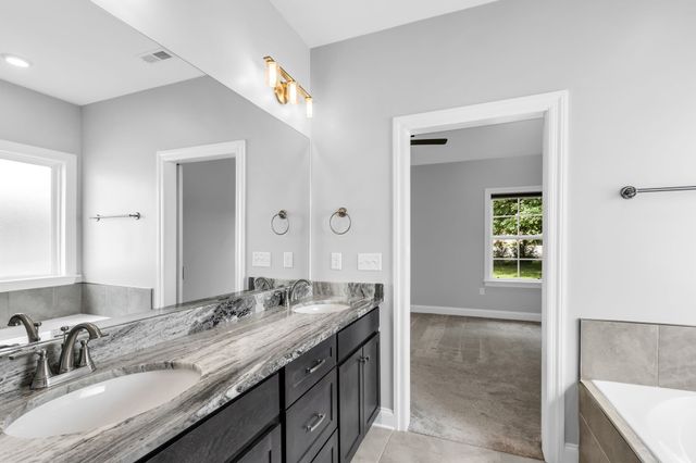 4314 Attleboro Dr, Murfreesboro, TN 37128