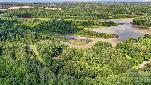 000 Duck Cove Road, Belmont, NC 28012