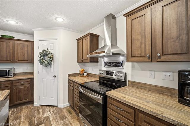 300 S Union Grove Road, Lexington, NC 27295