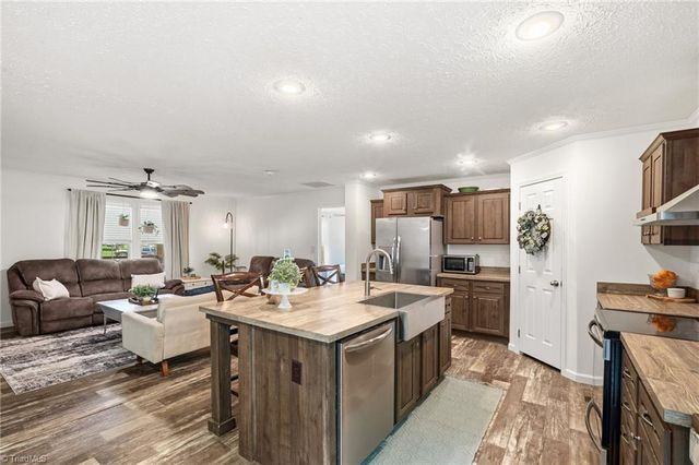 300 S Union Grove Road, Lexington, NC 27295