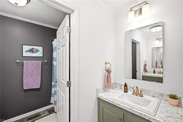300 S Union Grove Road, Lexington, NC 27295