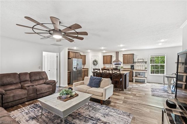300 S Union Grove Road, Lexington, NC 27295