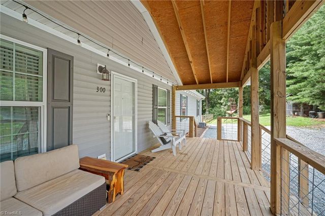 300 S Union Grove Road, Lexington, NC 27295