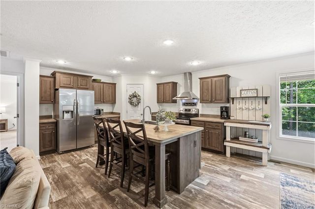 300 S Union Grove Road, Lexington, NC 27295