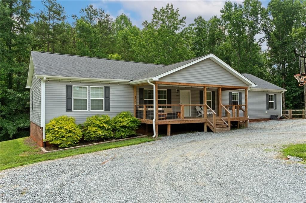 300 S Union Grove Road, Lexington, NC 27295